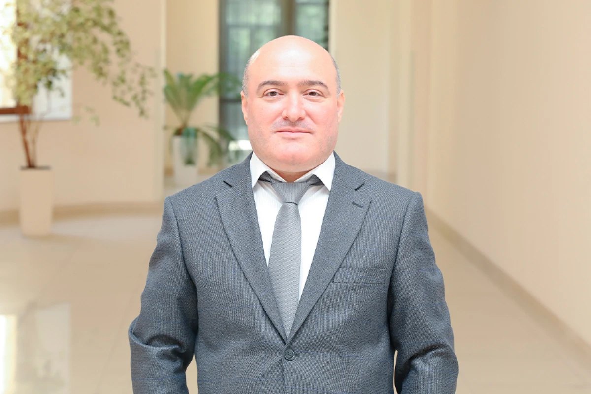 Səhiyyə Nazirliyinə [[yeni rəis]] təyin edildi