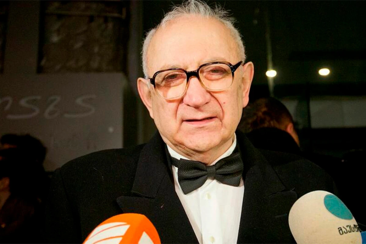 [[Məşhur kinorejissor]] vəfat etdi