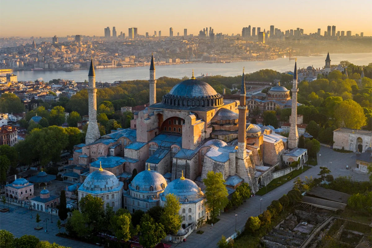 Ayasofyanı [[yandırmağa cəhd edən]] şəxs həbs olundu