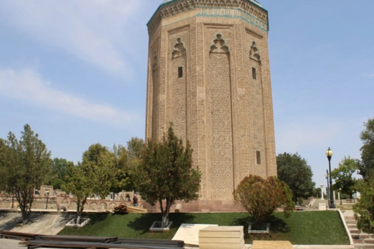 [[Möminə xatun]] türbəsinə giriş dayandırıldı
