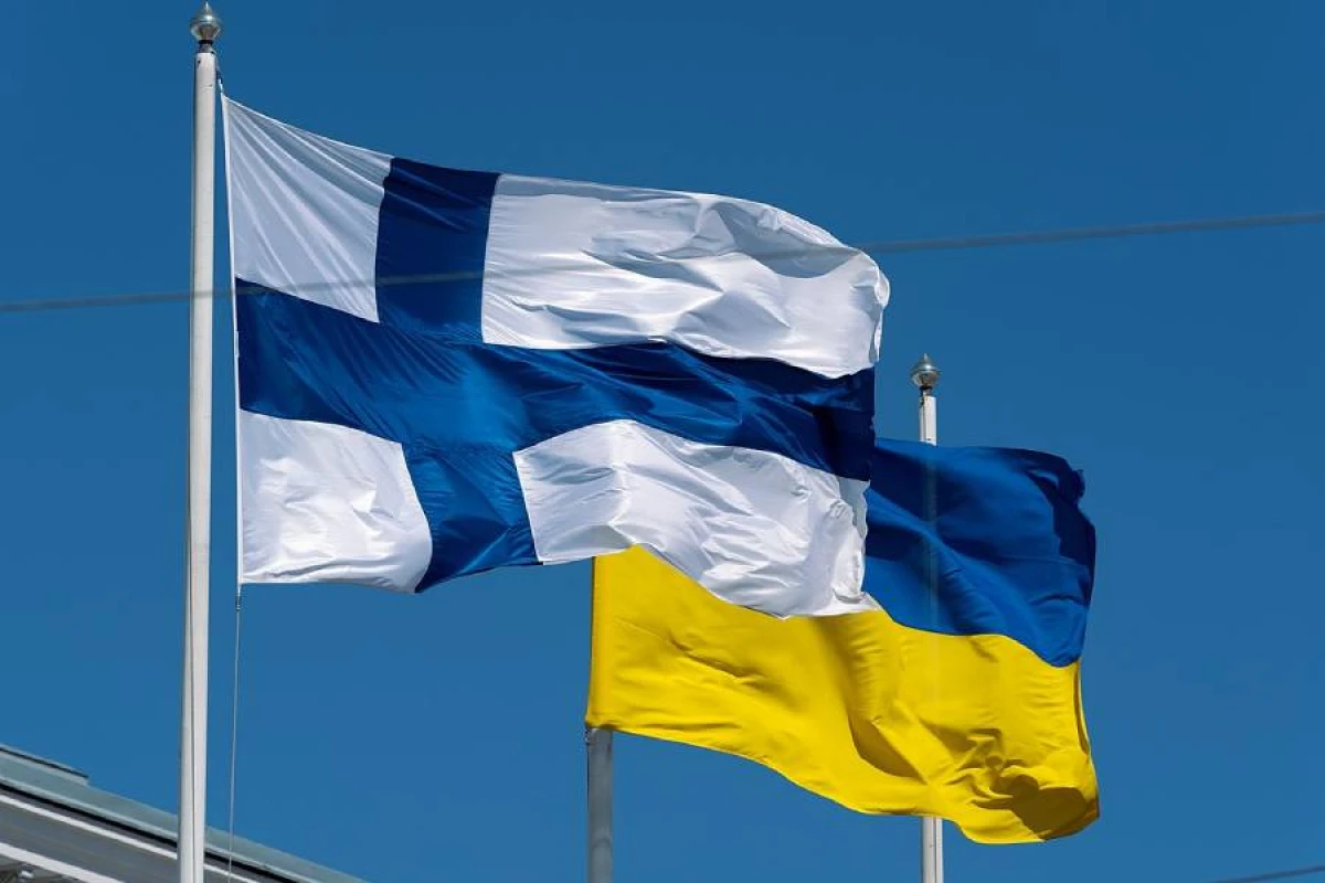 Finlandiya Ukraynaya xilasetmə maşını bağışladı