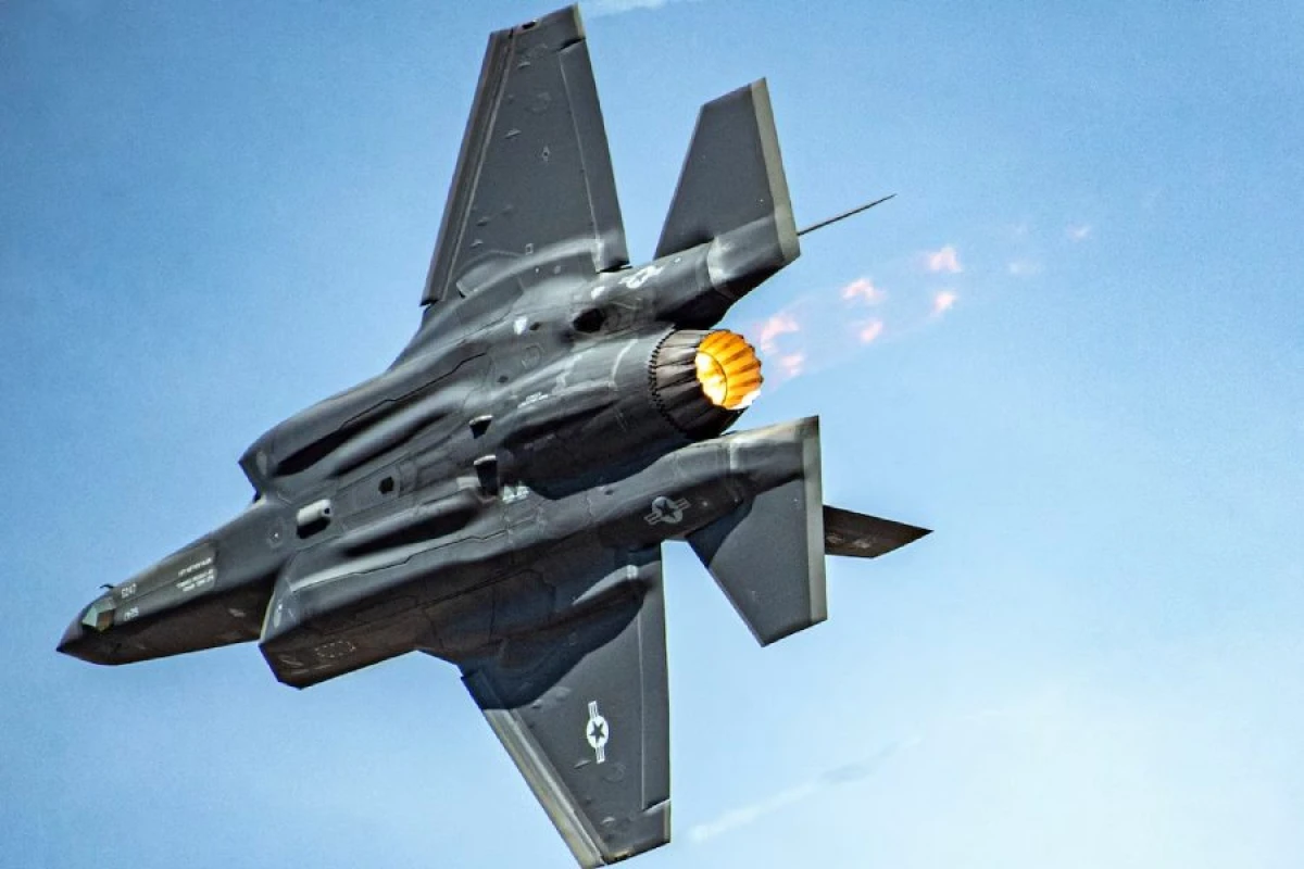 İspaniya F-35 qırıcılarının alınmasından [[imtina etdi]]