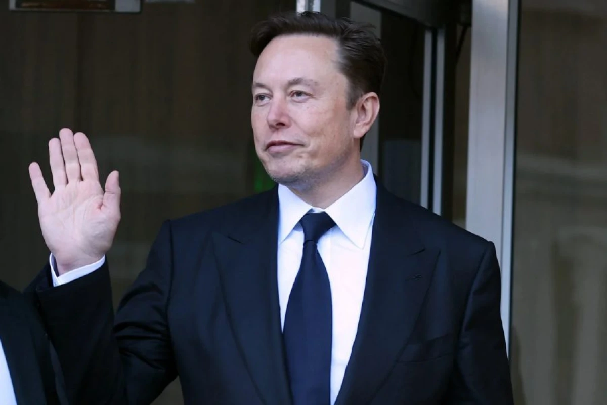 "Tesla" səhmdarları Maska qarşı [[iddia qaldırdı]]