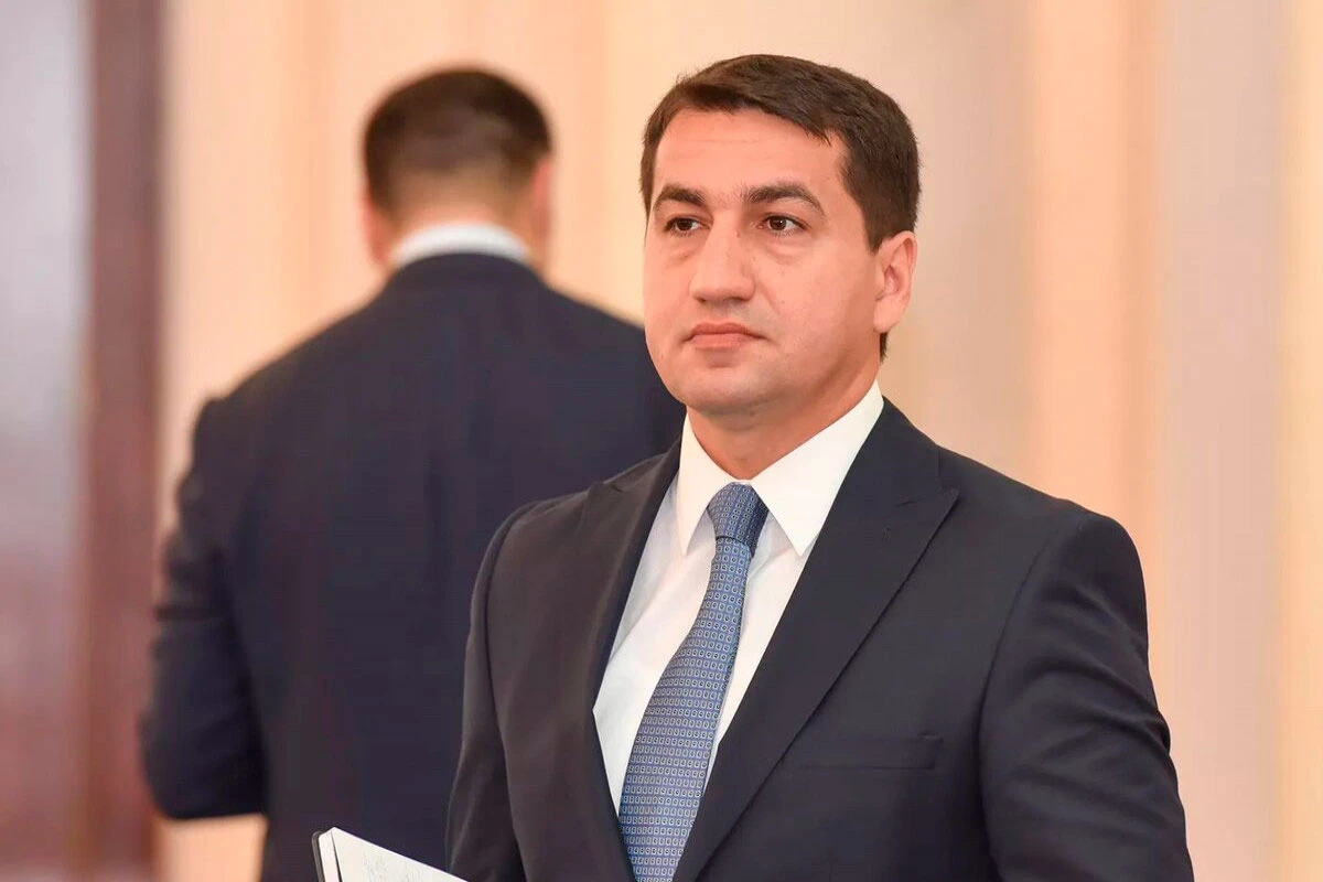 [[Hikmət Hacıyev:]] "İndi o sülhü qazandı"