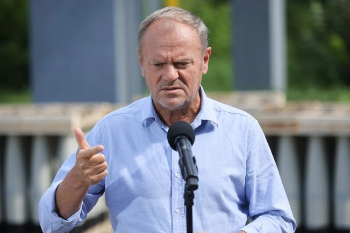 [[Tusk:]] "Rusiya Ukrayna ilə Polşanın arasını vurur"
