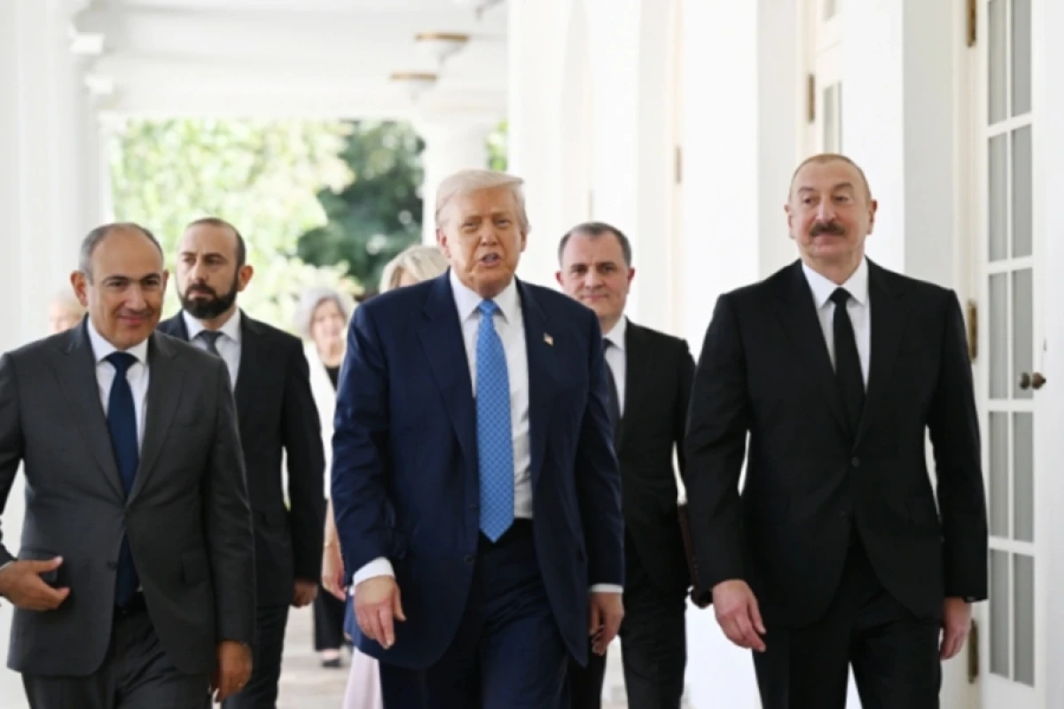 [[Tramp Vaşinqton]] görüşü ilə bağlı paylaşım etdi