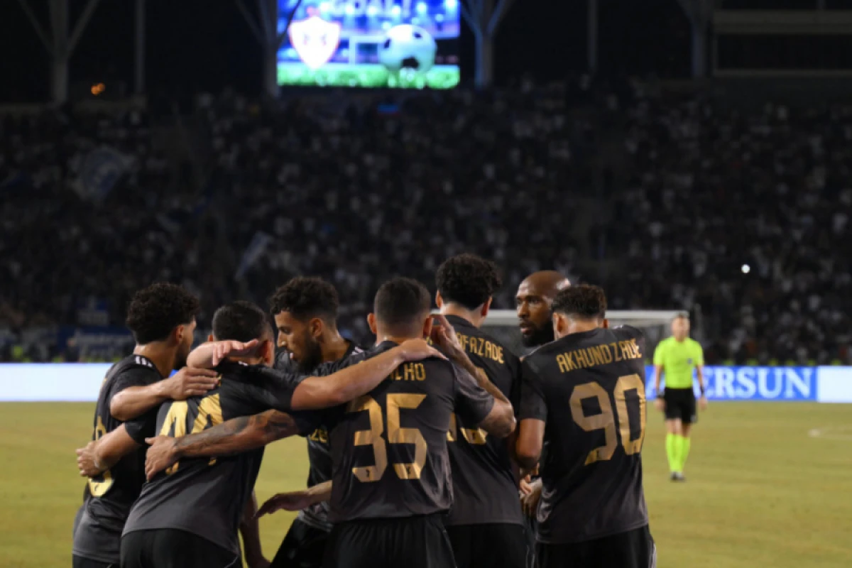 [[“Qarabağ” “Şkendiya”nı]] darmadağın etdi, “play-off”a vəsiqə qazandı