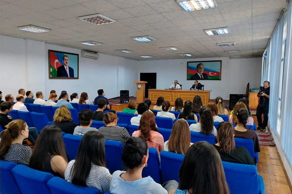 “Konstitusiya və Suverenlik İli” çərçivəsində [[Şəmkirdə hüquqi-maarifləndirici tədbir keçirildi]]