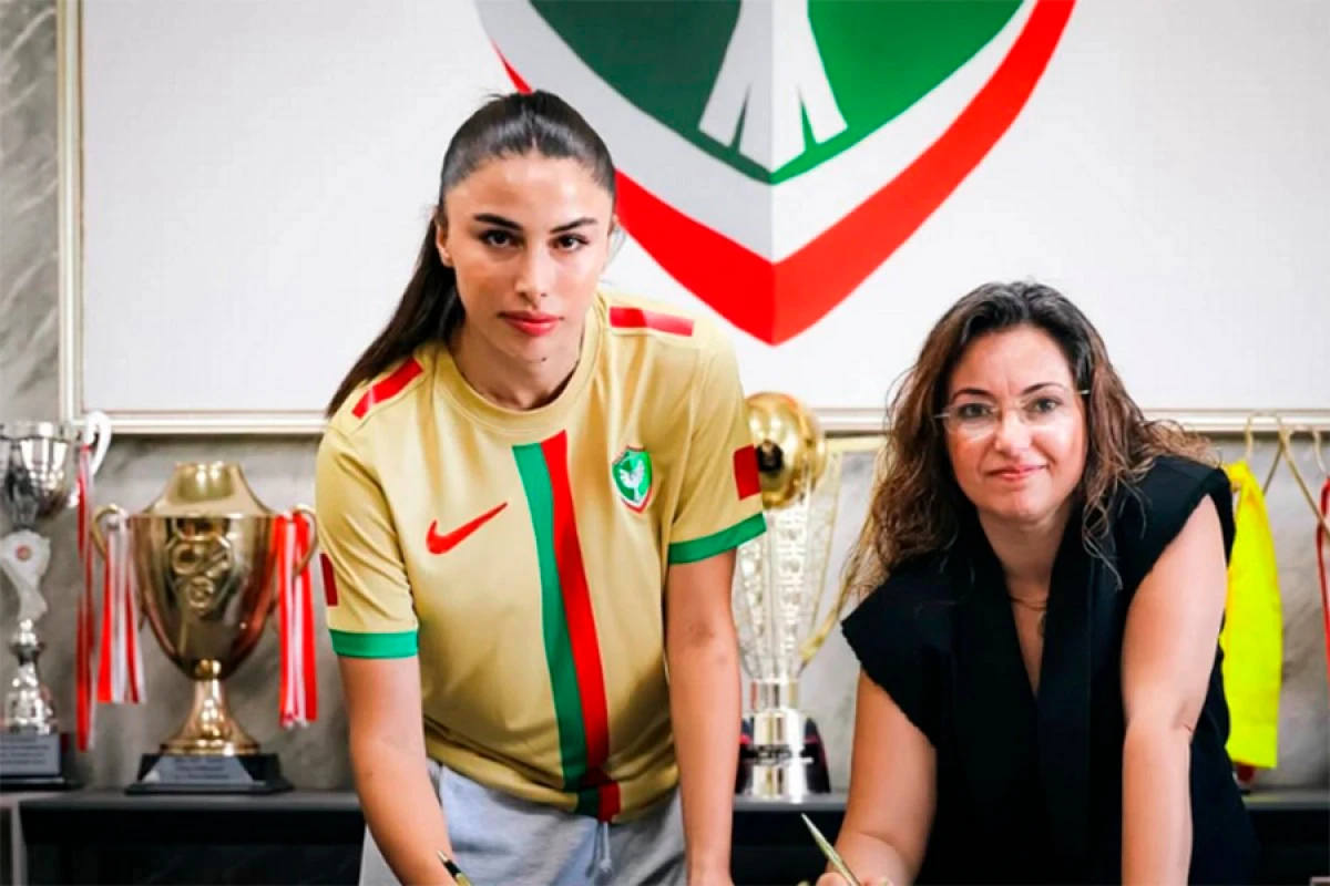 Azərbaycanlı futbolçu [[klubunu]] dəyişdi