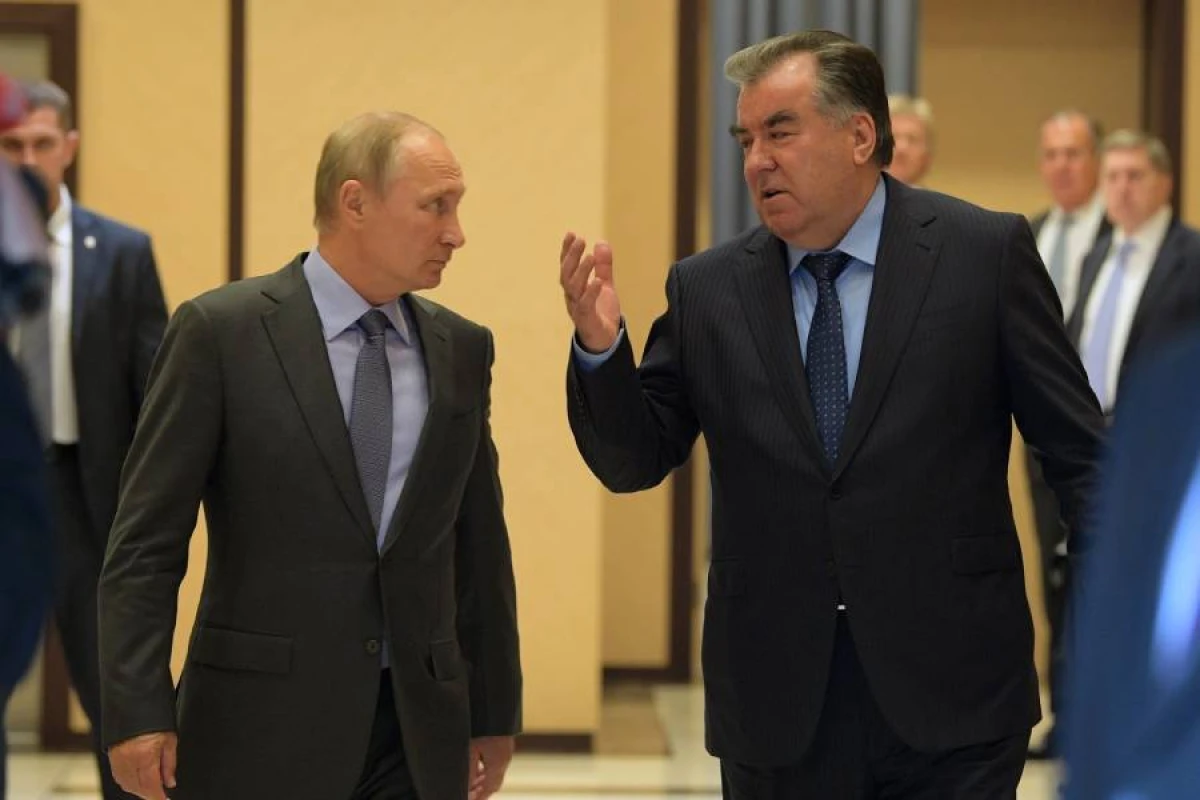Emoməli Rəhmonla Putin arasında [[telefon danışığı baş tutdu]]