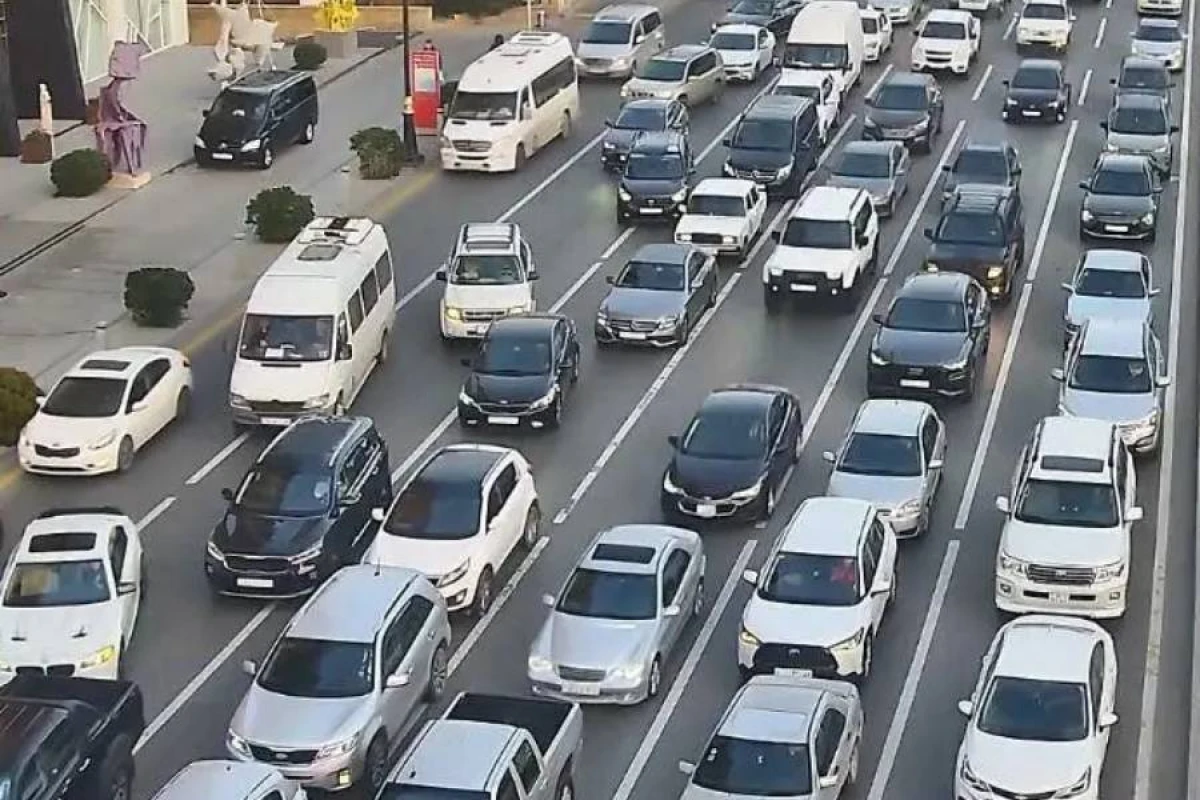 Bakıda 16 istiqamətdə tıxac var
