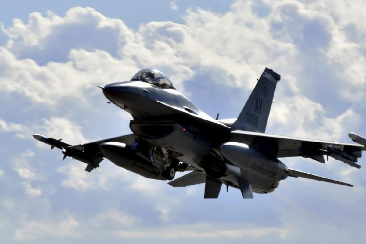 Polşada [["F-16" qırıcı təyyarəsi]] qəzaya uğradı