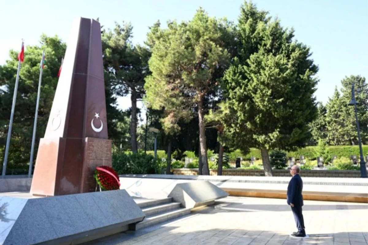Bakıda [[Türk şəhidliyi]] ziyarət edildi