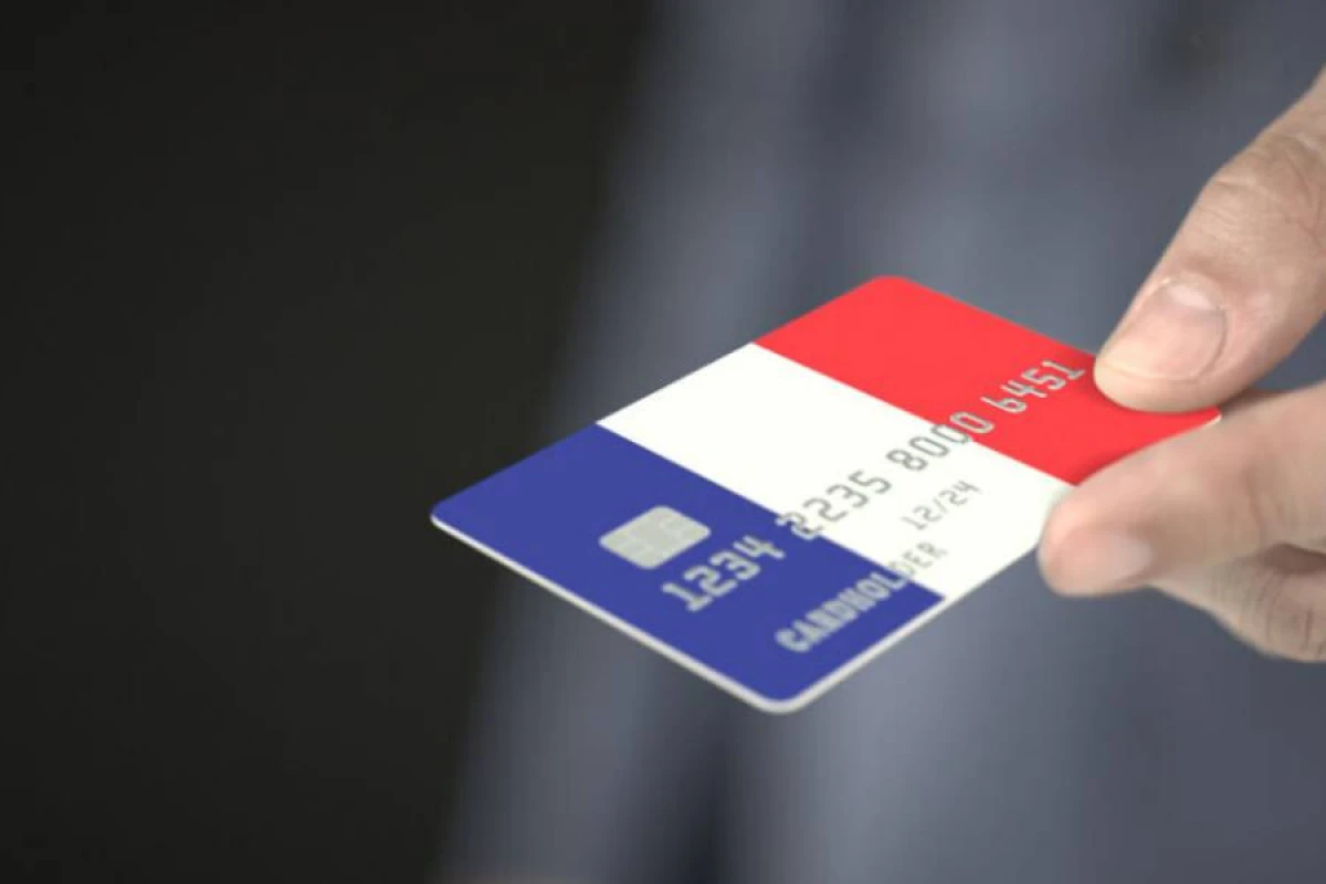 Fransada iki böyük bankın ödəniş sistemləri [[sıradan çıxdı]]