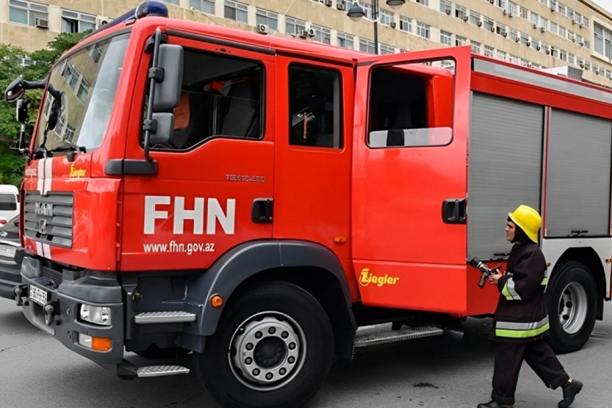 Sumqayıtda karton istehsalı müəssisəsi yanır
