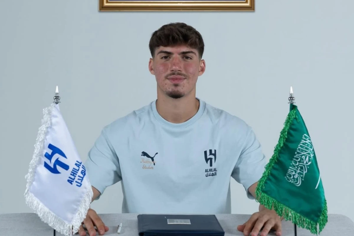 "Fənərbağça"nın [[futbolçusu]] "Əl-Hilal"a keçdi
