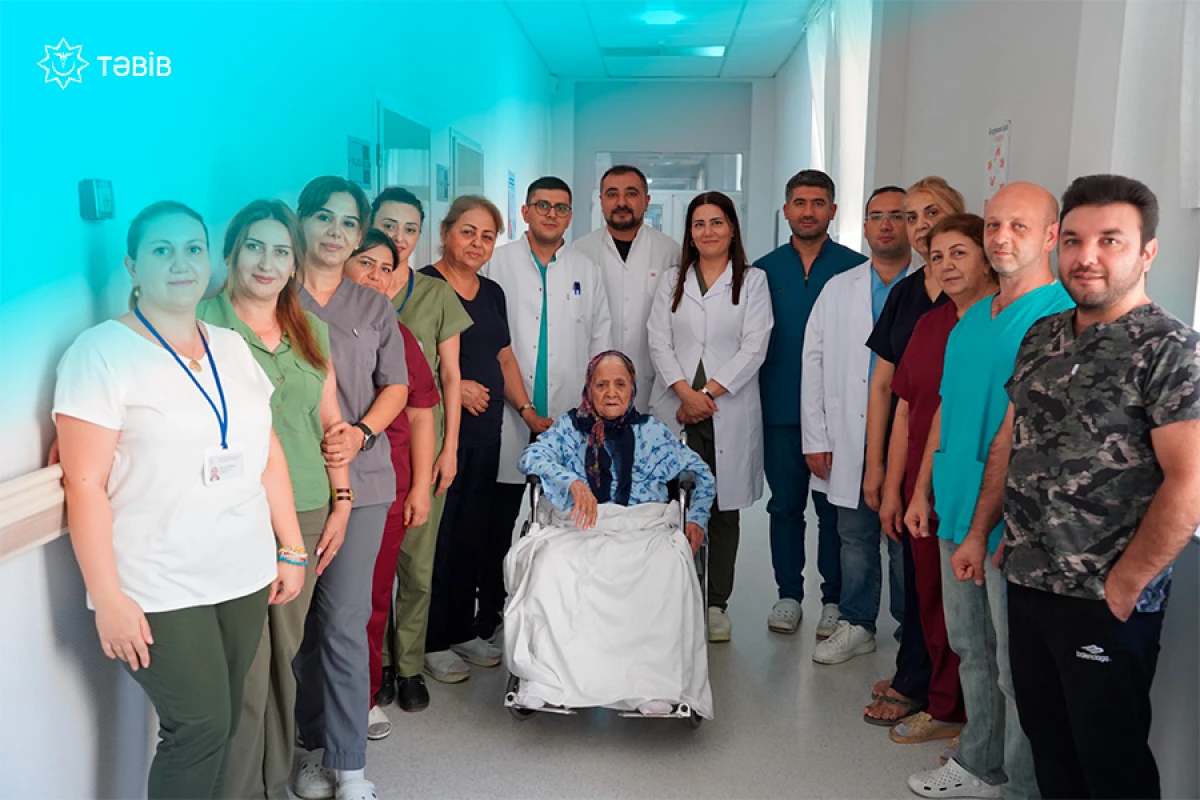 95 yaşlı pasiyent üzərində [[mürəkkəb cərrahi əməliyyat]] keçirildi