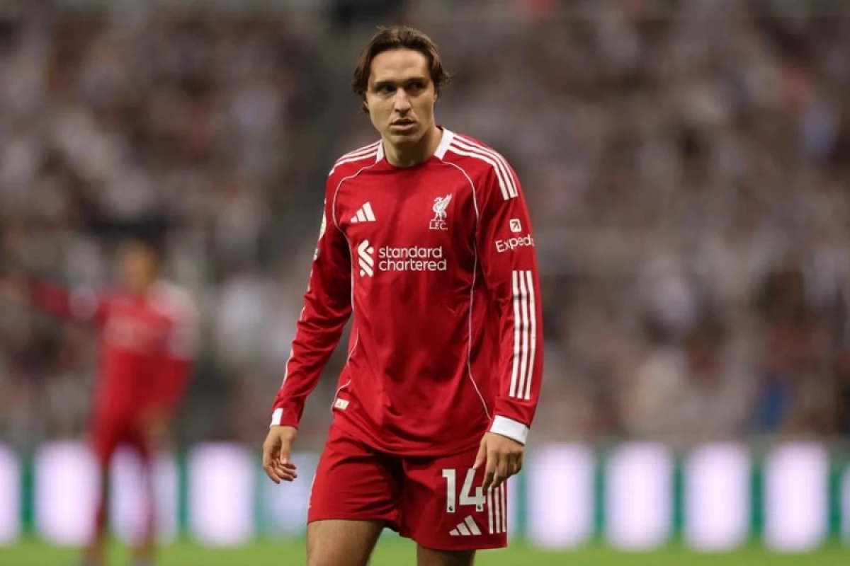 "Beşiktaş" "Liverpul"un futbolçusunu [[heyətinə qata bilər]]