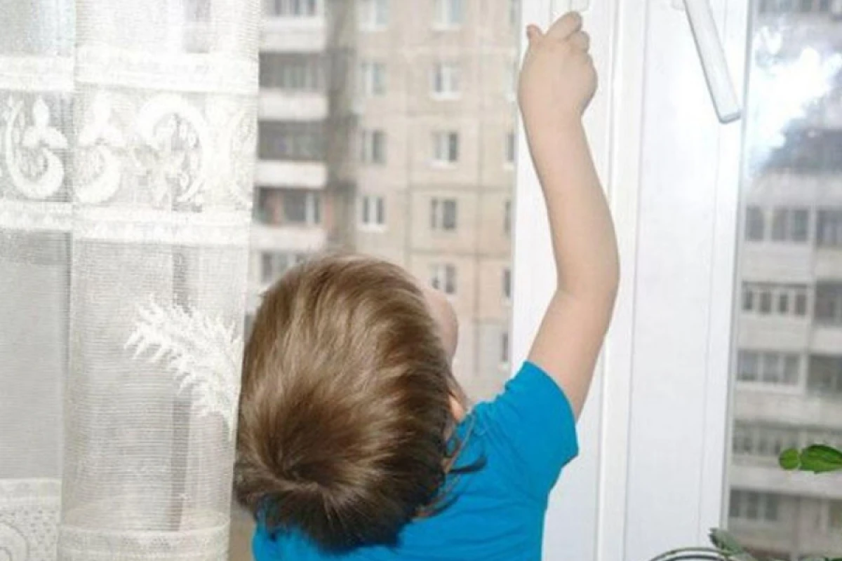 Gəncədə [[3 yaşlı uşaq]] 7-ci mərtəbədən yıxılaraq öldü