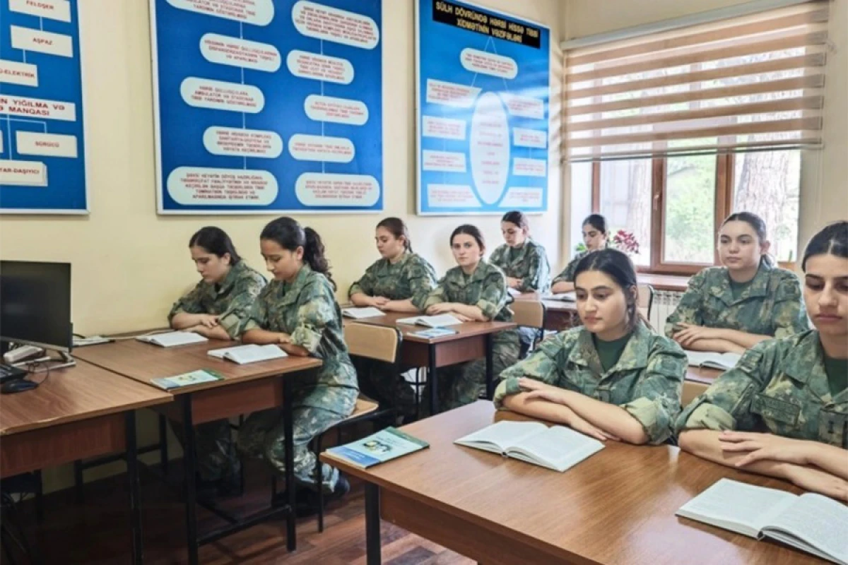 Azərbaycanda ilk dəfə [[qadın hərbi həkimlər]] hazırlanacaq