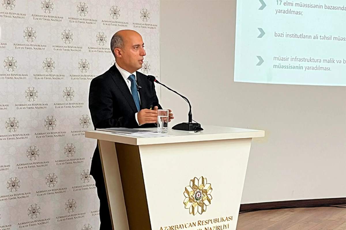 [[Emin Əmrullayev:]] "Rəqəmsal məktəb" platforması fəaliyyətə başlayacaq