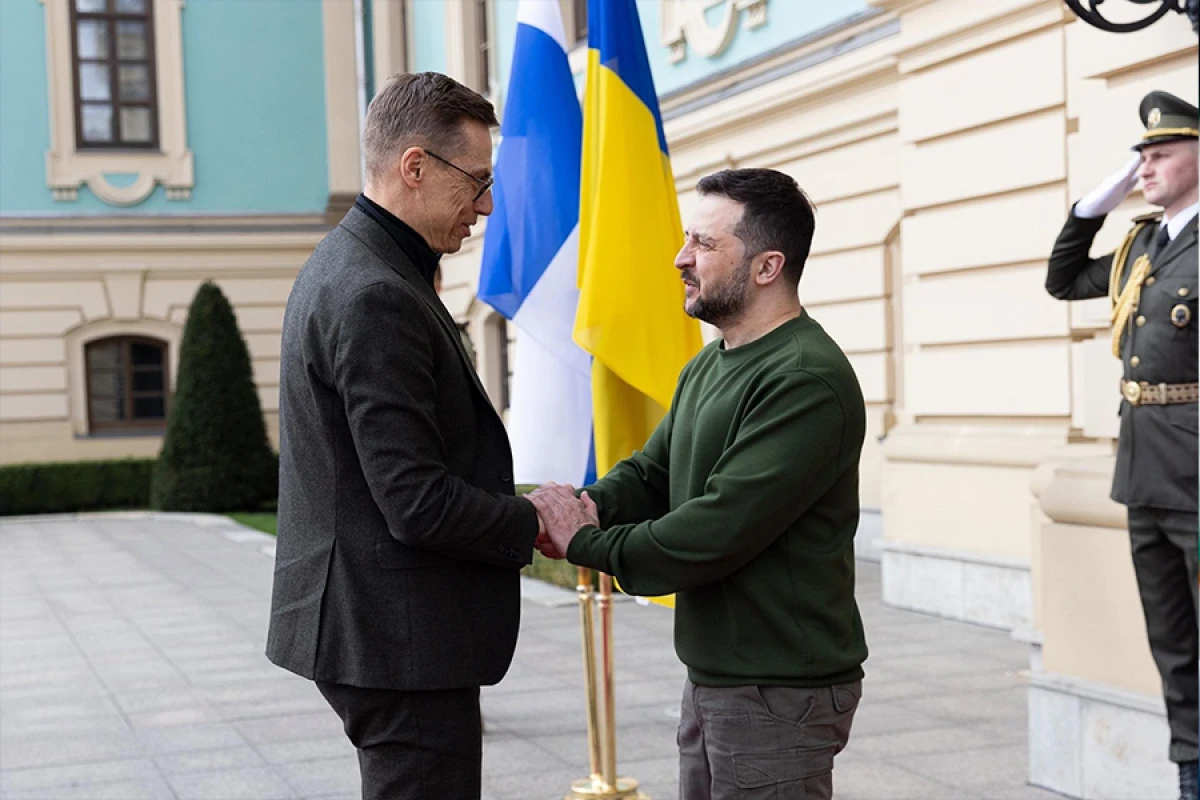 Finlandiya prezidenti Ukraynaya [[səfər etdi]]