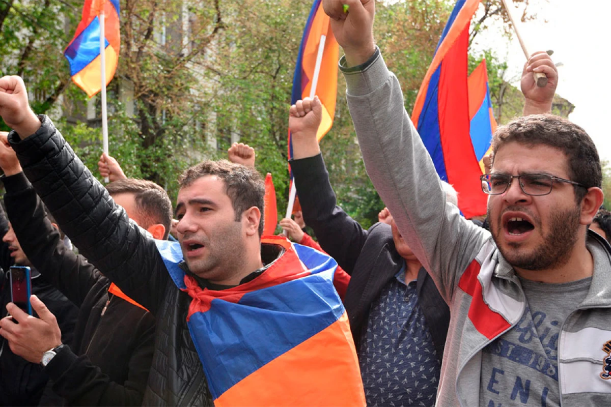 [[Politoloq:]] “Ermənistanda sülh pozularsa...”