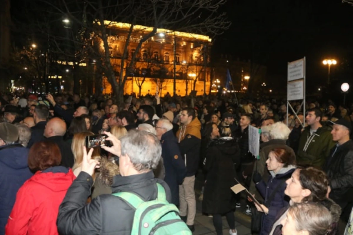 Londonda etiraz aksiyasında [[9 nəfər saxlanıldı]]
