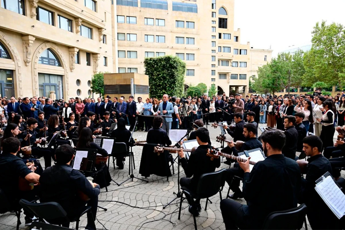 Üzeyir Hacıbəyli [[XVII Beynəlxalq Musiqi Festivalı]] təntənə ilə başlandı