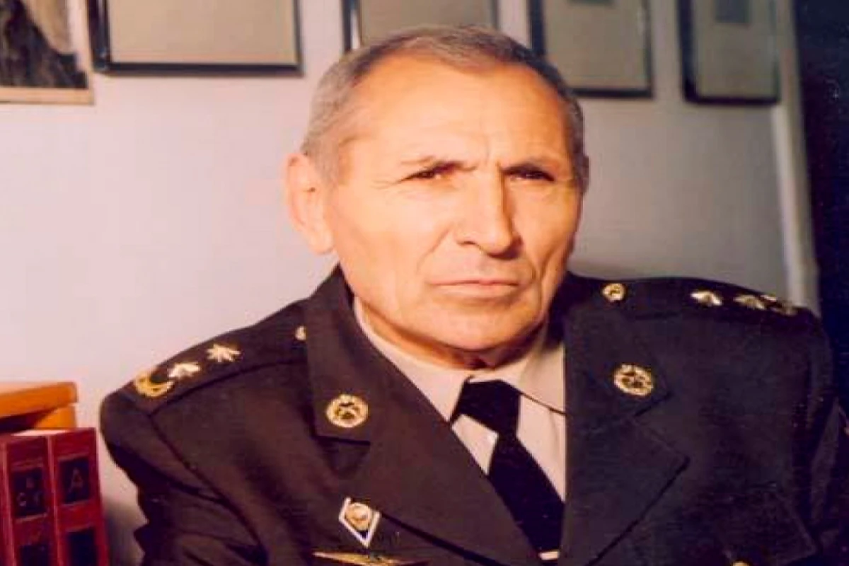 Şəmistan Nəzirli [[vəfat etdi]]