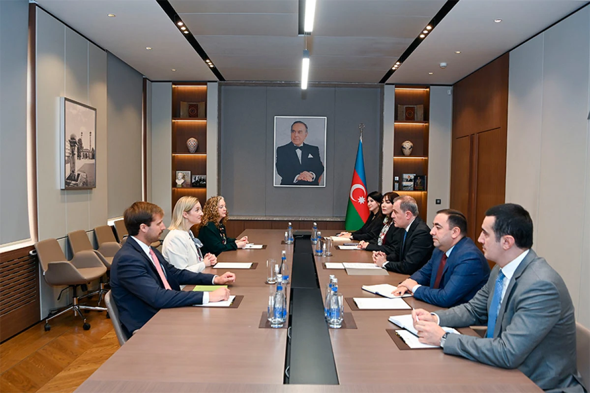 [[Ceyhun Bayramov]] ABŞ rəsmisi ilə beynəlxalq təhlükəsizliyi müzakirə etdi