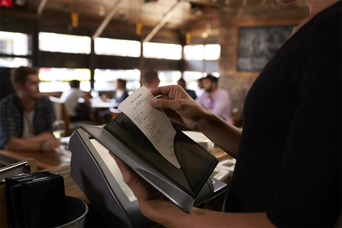 Restoranlar müştəridən servis haqqı və depozit tələb edə bilərmi? [[- AÇIQLAMA]]