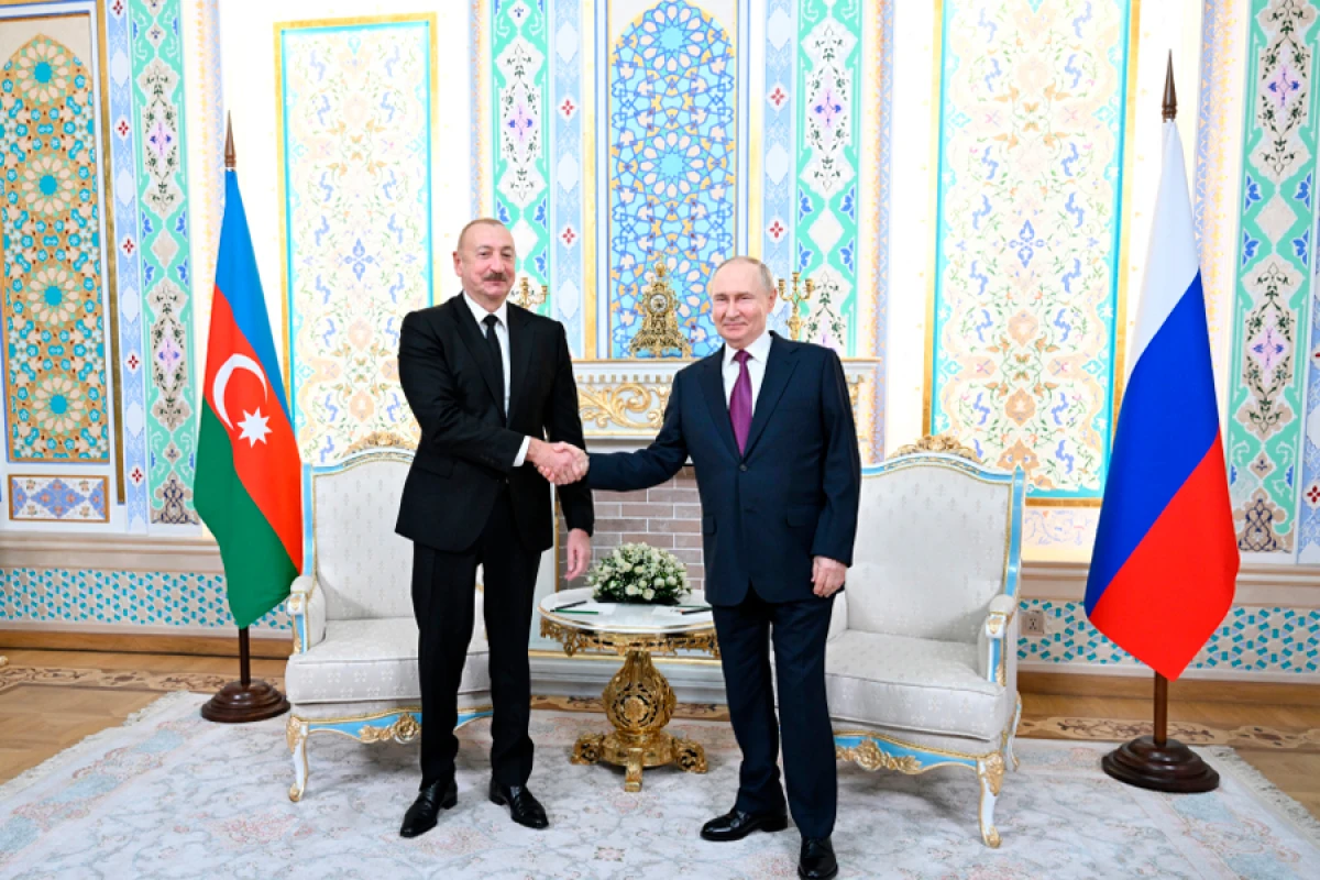 [[İlham Əliyev və Putin görüşdü:]] Bakı-Moskva xəttində yeni səhifə?