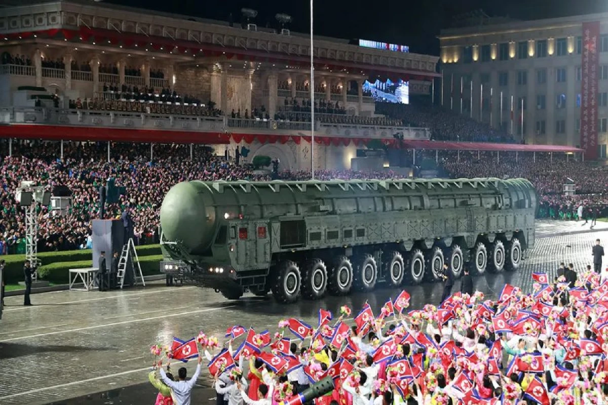 [[Şimali Koreya]] yeni qitələrarası ballistik raketi təqdim etdi