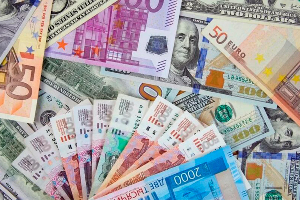 Avro bahalaşdı, [[rubl ucuzlaşdı]]