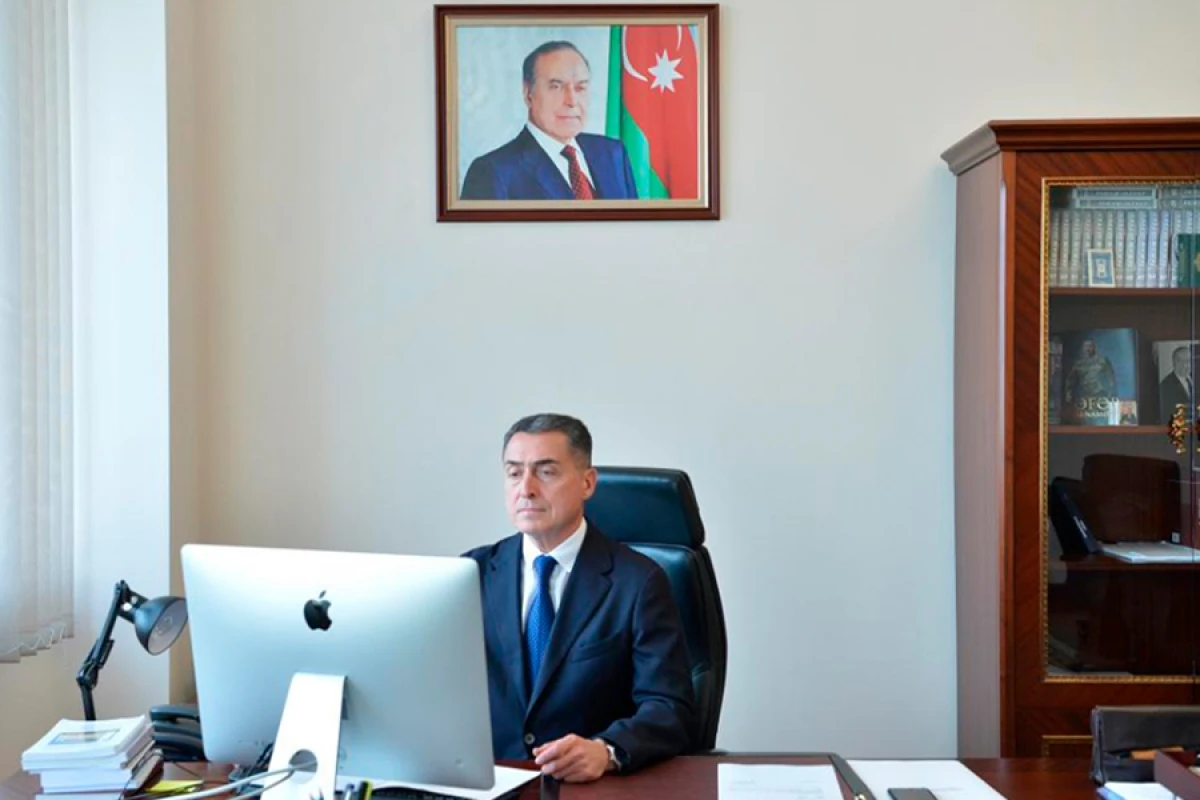 Daha [[8 məsələ]] parlamentin plenar iclasına tövsiyə edildi