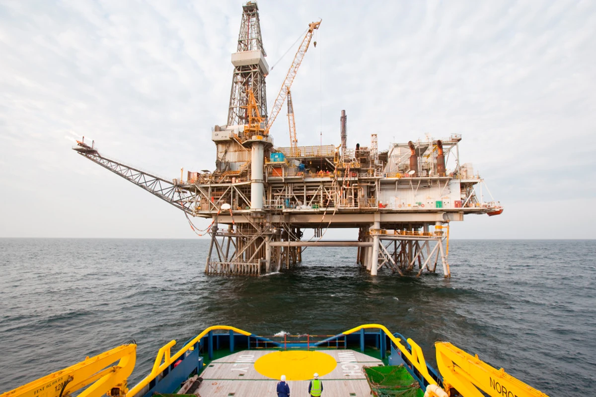 Azərbaycan neftinin qiyməti [[62 dolları ötdü]]