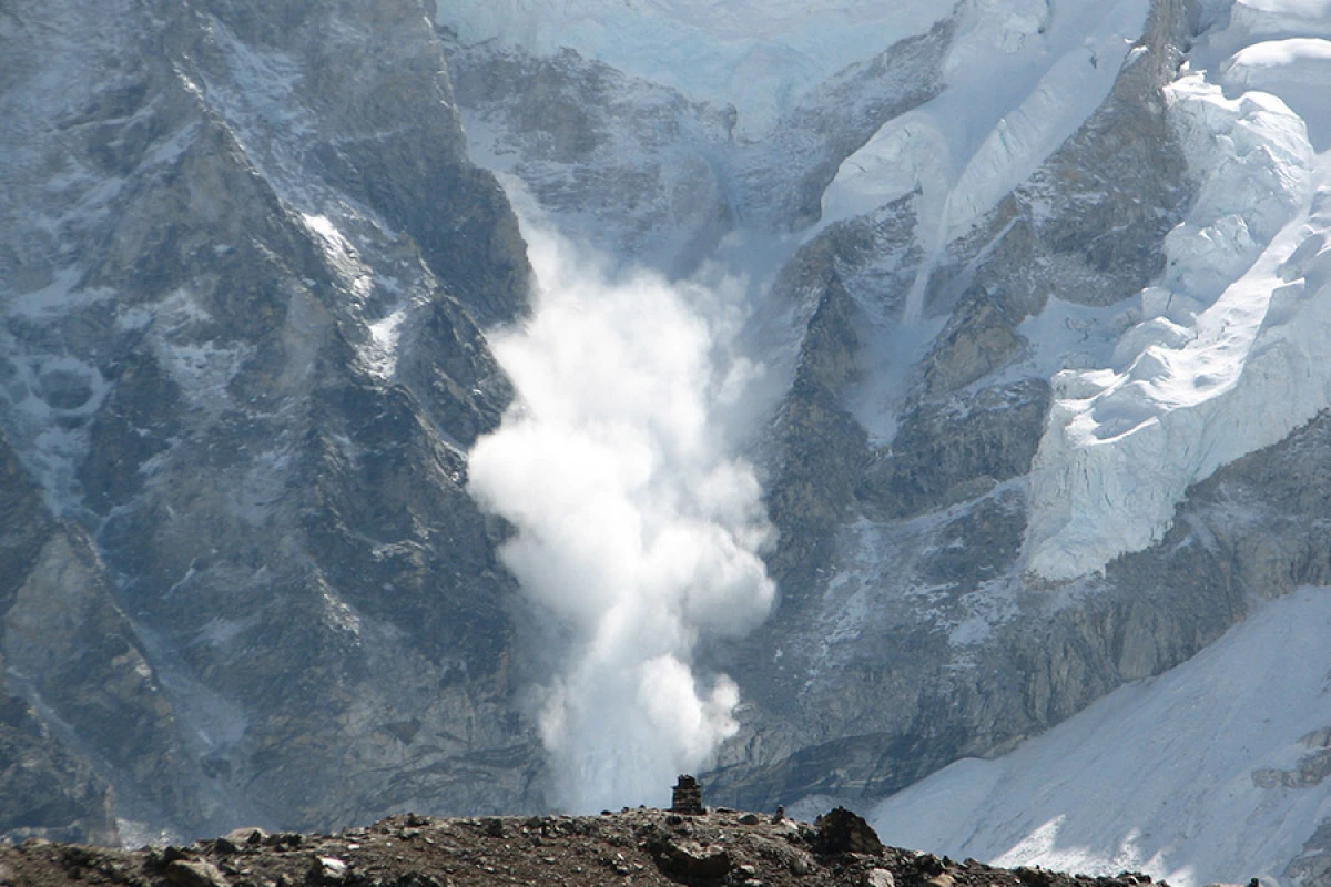 Bəzi rayonlara qar yağdı [[- FAKTİKİ HAVA]]