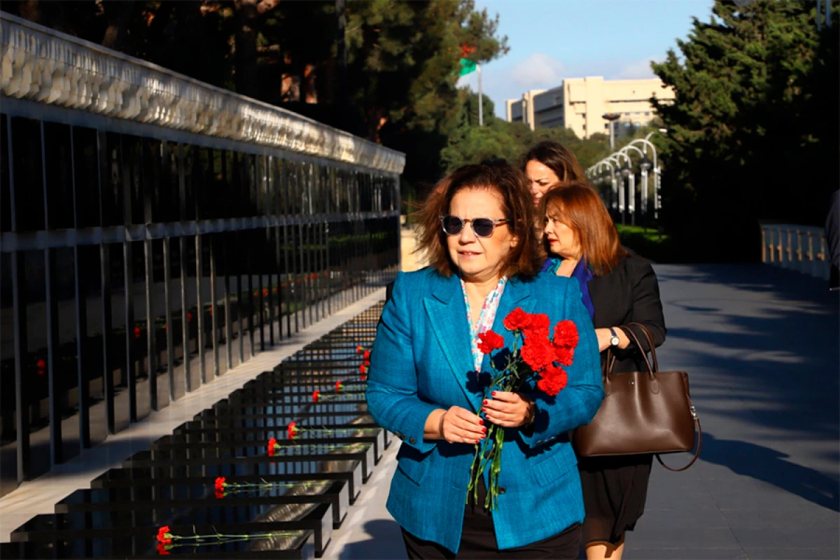 Hakan Fidanın [[müavini]] Bakıya gəldi