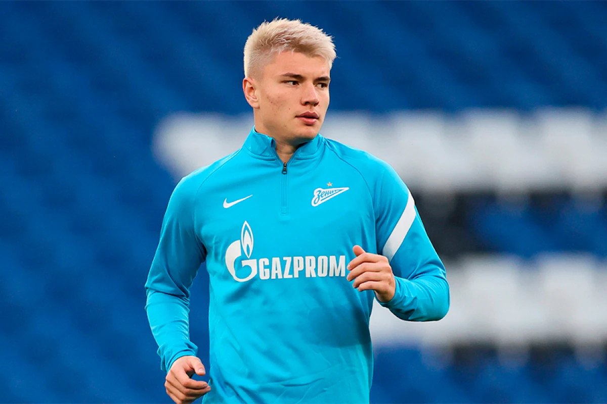 Futbolçu [[cinayətkar dəstənin]] təcavüzünə məruz qaldı