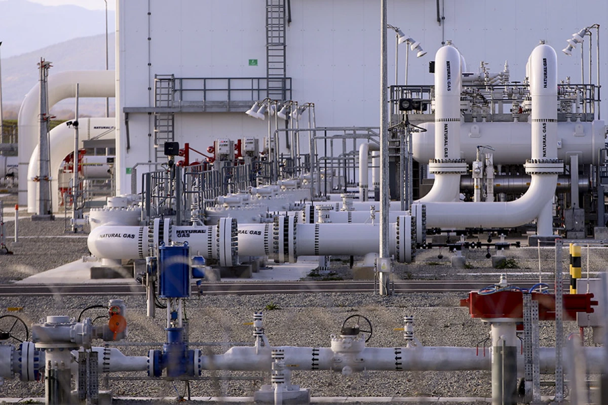 Təbii qazın [[dəyəri]] azaldı