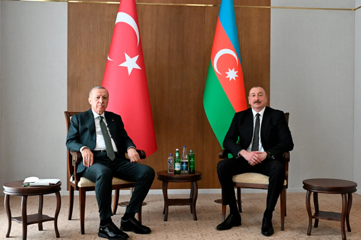 [[Prezident İlham Əliyev:]] Azərbaycan-Türkiyə münasibətlərinin ən yüksək pillədə qərarlaşması böyük fəxr hissi doğurur
