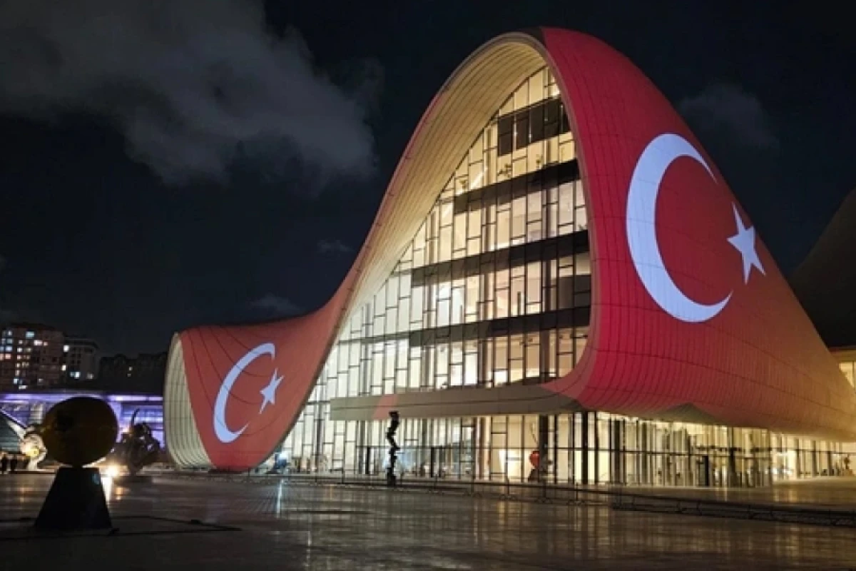 [[Heydər Əliyev Mərkəzi]] Türkiyə bayrağı ilə proyeksiya olundu