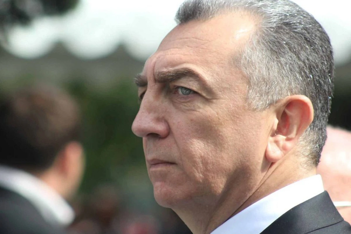 [[Eldar Əzizov:]] "Məmur cəmiyyət qarşısında məsuliyyətini bilməlidir"