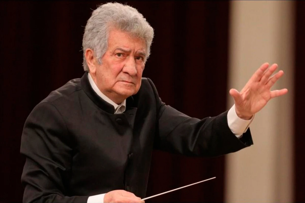 [[Dirijor Rauf Abdullayev]] xəstəxanaya yerləşdirildi