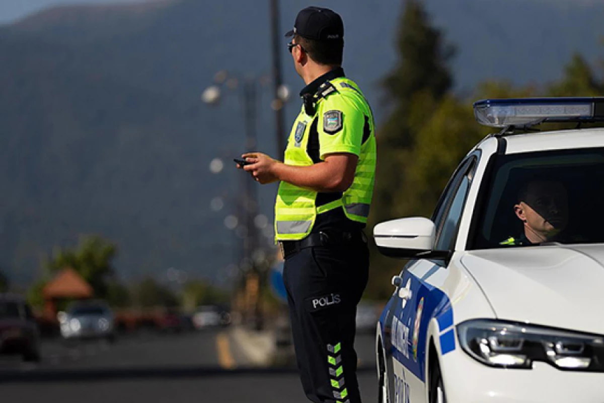 Azərbaycanda avtomobillərdə [[çipli nömrələr ləğv olundu]]