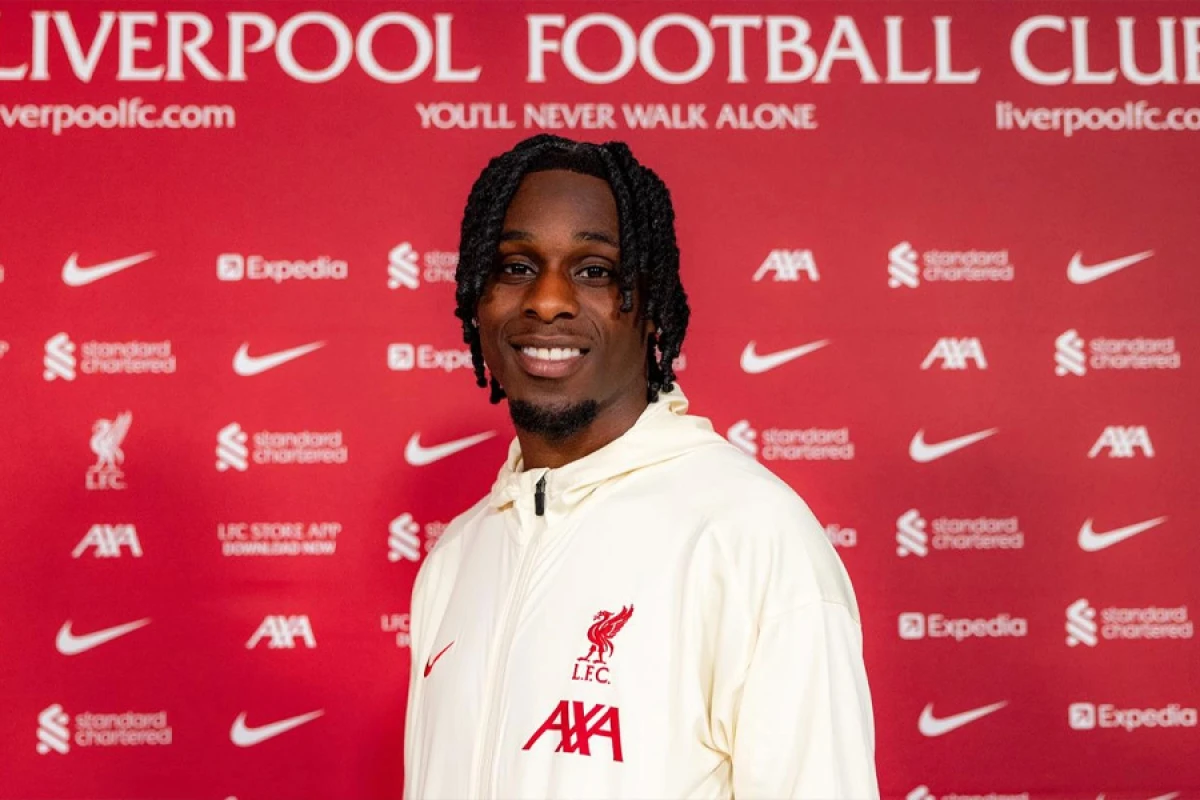 “Liverpul” [[təcrübəli müdafiəçisini]] itirdi