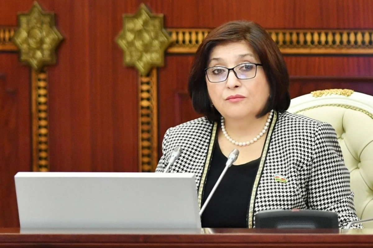 Sahibə Qafarovanın parlamentdə [[Zəfər Günü barədə]] çıxış etdi