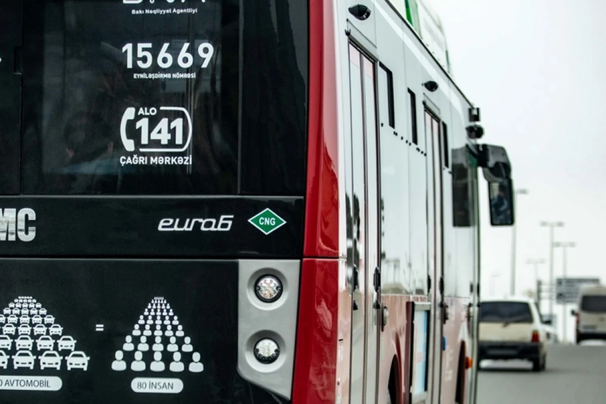 "Elmlər Akademiyası" metrostansiyası ilə [[Bayıl parkı istiqamətində hərəkət edən]] avtobuslar yenilənir