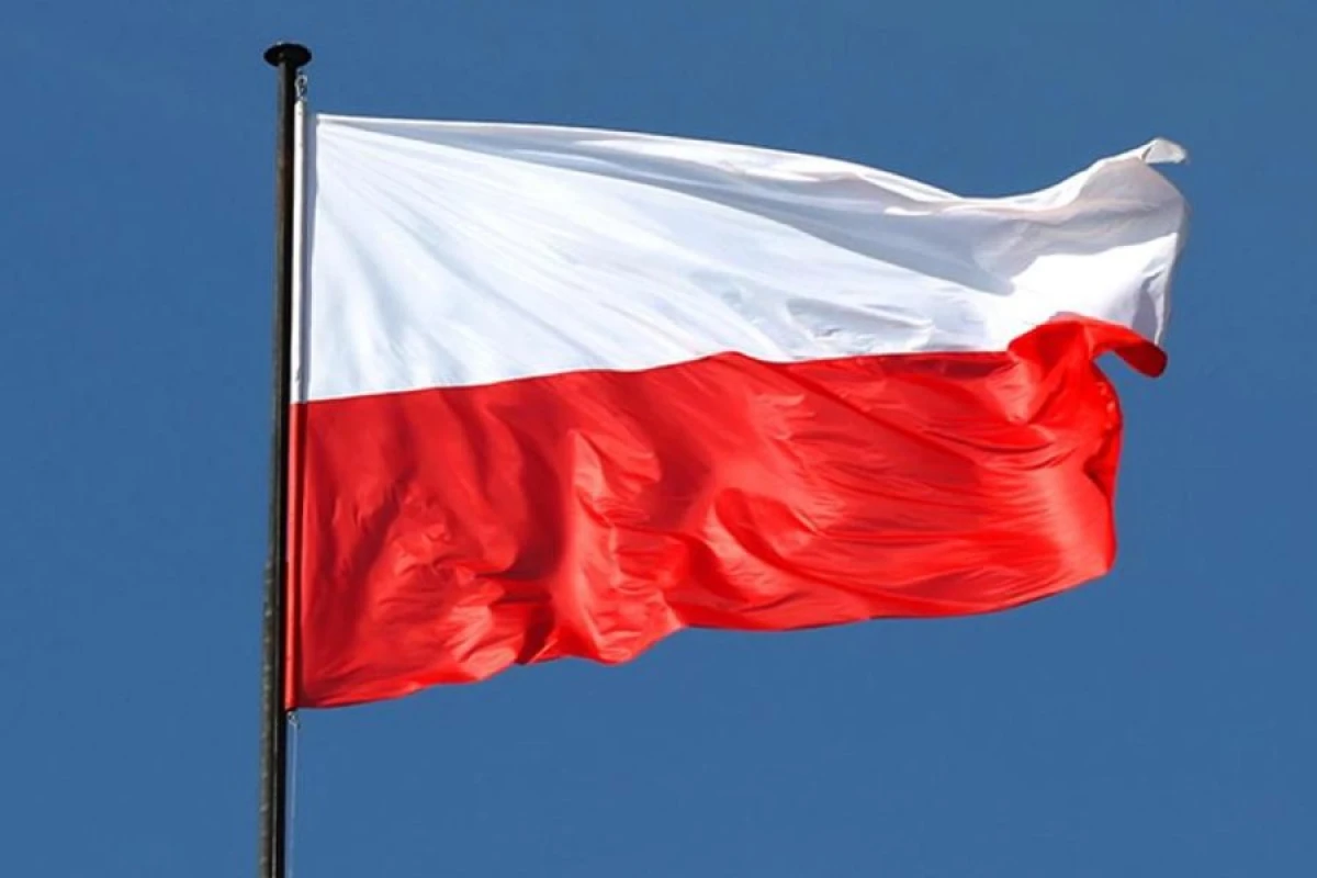 Polşa Avropa İttifaqından [[çıxmağı düşünür]]